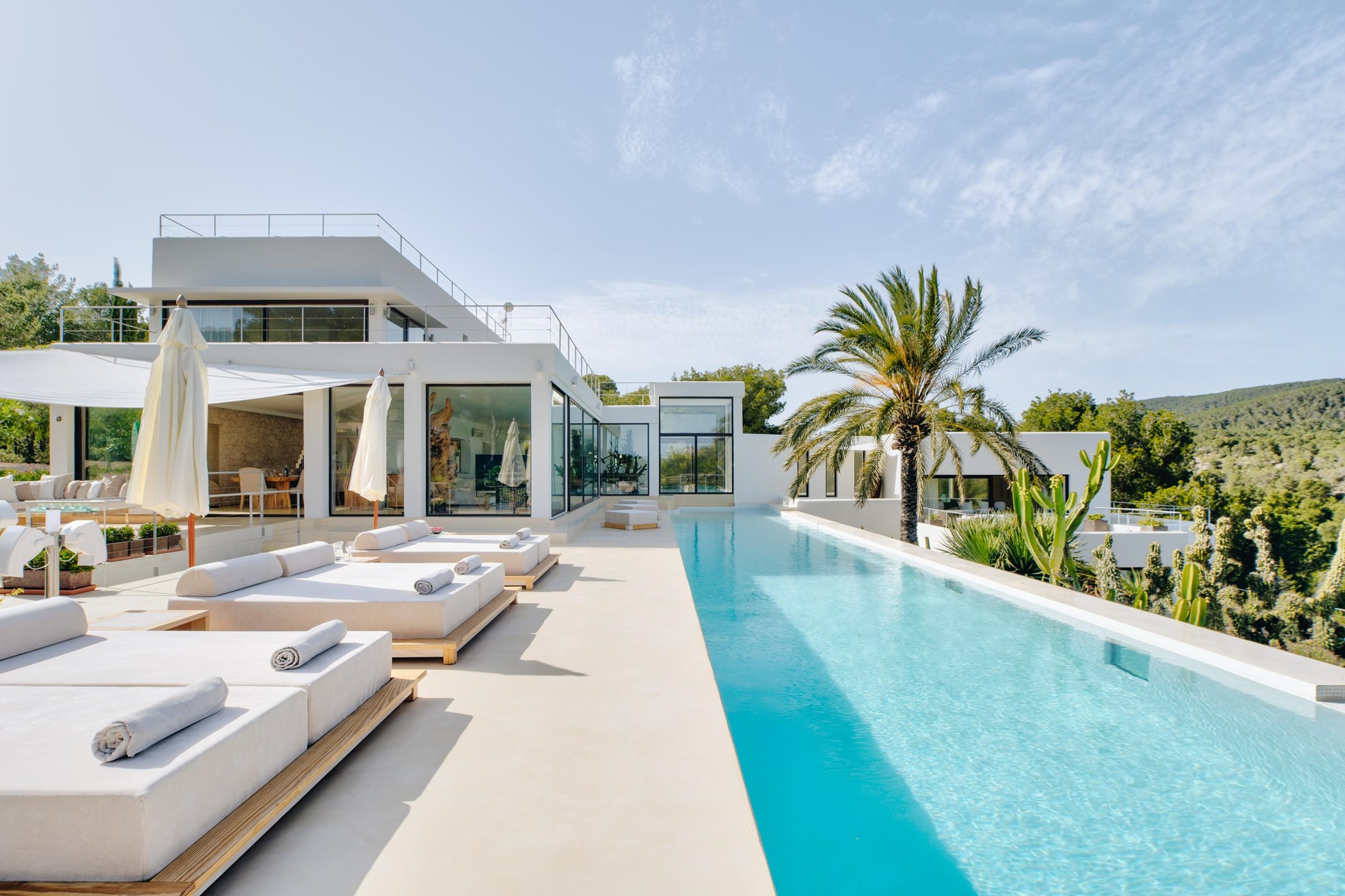 Located close to Cala Jondal this property exudes elegance and style